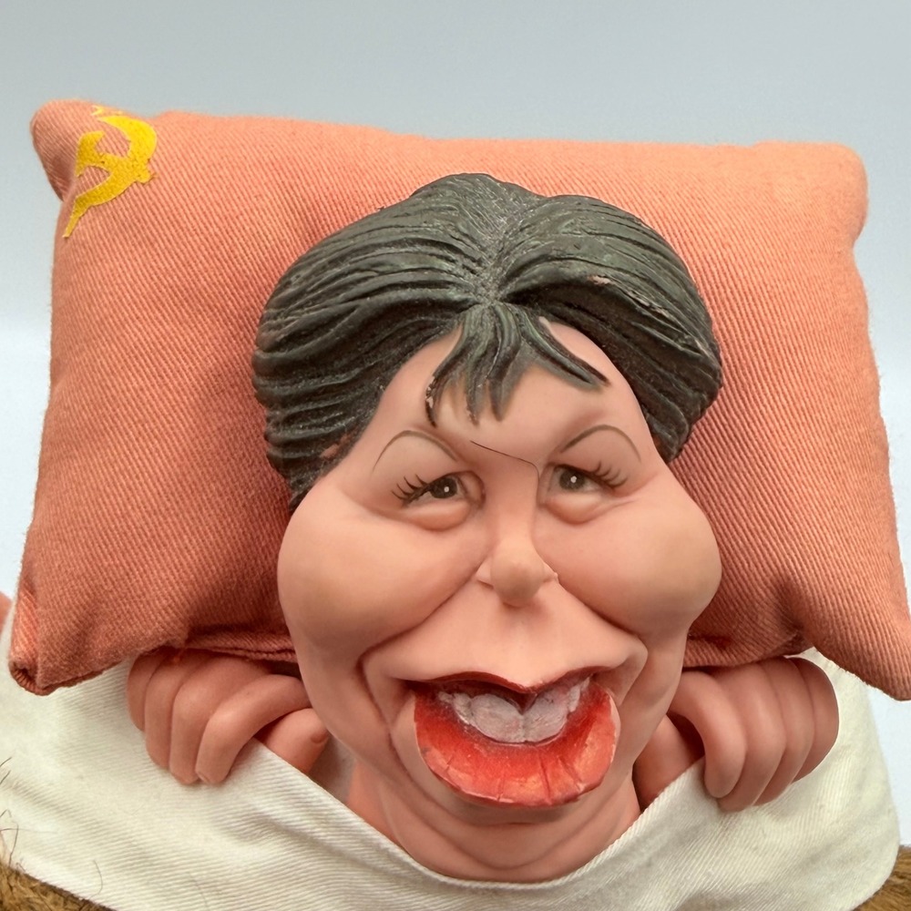 Vintage 1988 Spitting Image Mikhail Raisa Gorbachev Novelty Slippers Medium USSR - Picture 8 of 10